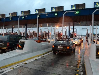 «Τσουχτερές» αυξήσεις στα διόδια από σήμερα: Δείτε πόσα θα πληρώνουμε ανά σταθμό